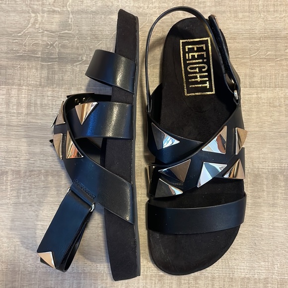 New in Box EEIGHT sandals black and gold - Picture 2 of 7